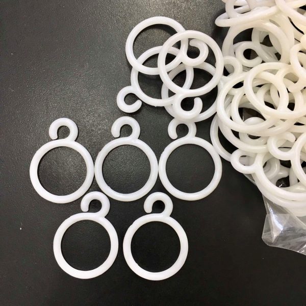 Զանավեսկի Կախիչ Պլասմասի Փոքր Սպիտակ